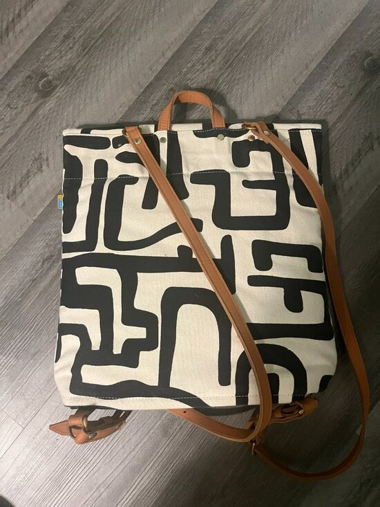 Ubuntu Life Disney Animal Kingdom Black & Cream Canvas Backpack Leather Straps E main image 6